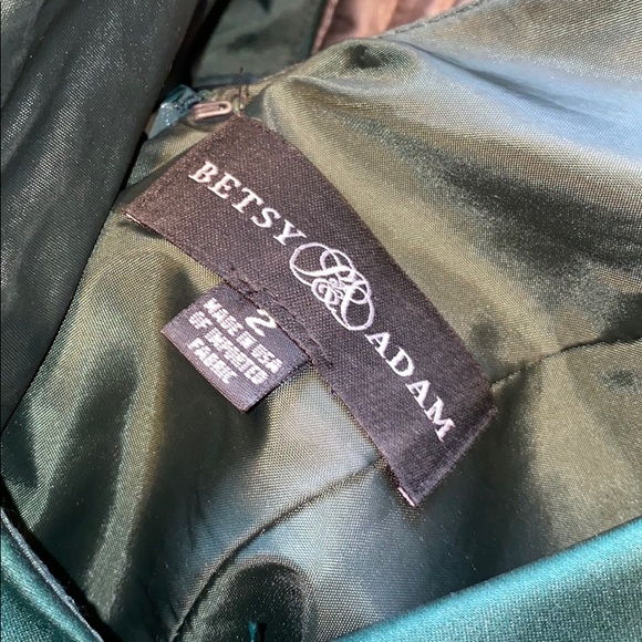 Besty Adam Gown - Picture 4 of 5